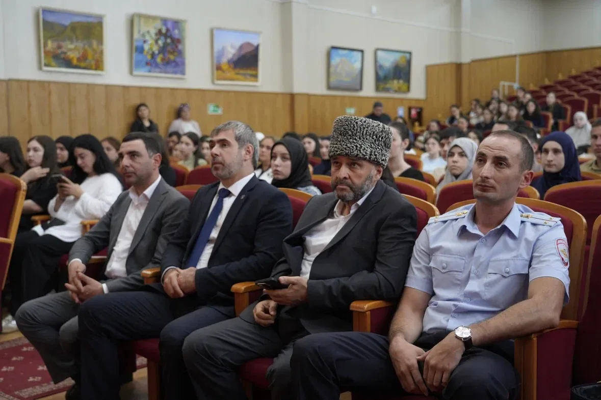 В КЧГУ состоялся показ фильма «Беслан. 3 дня навсегда», приуроченный ко Дню солидарност...