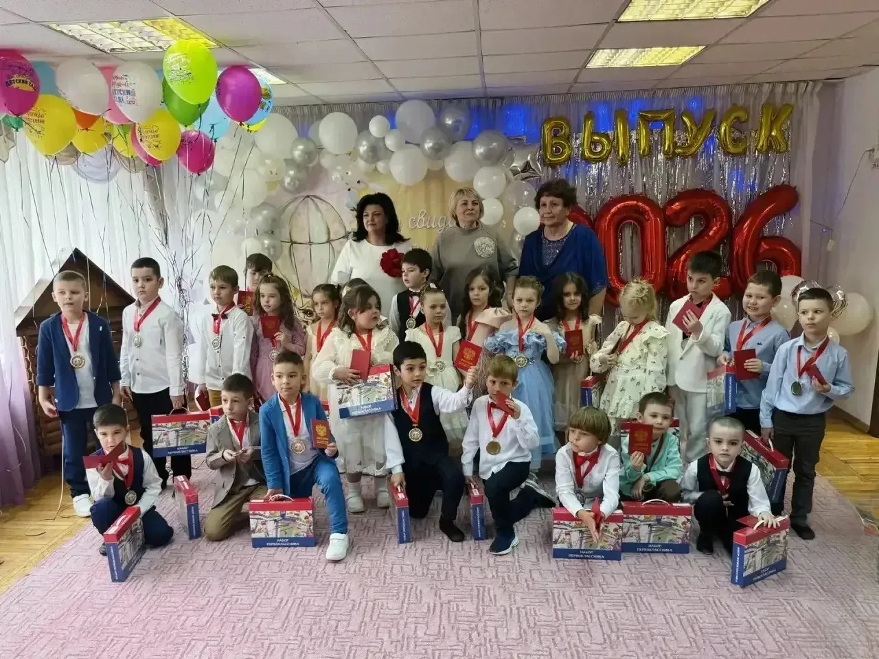 🌼 Прощай, детский сад! Здравствуй, школа!  Вот и завершился выпускной праздник в подготовительной гр