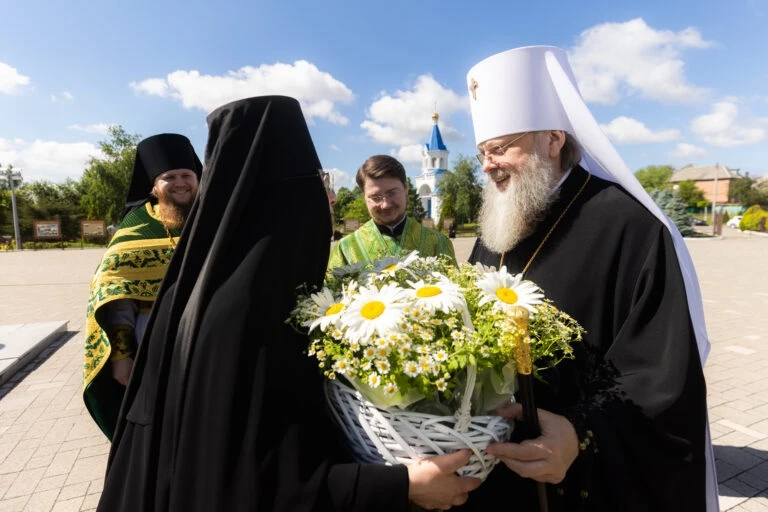В день Святого Духа наместник Донского Старочеркасского Ефремовского мужского монастыря...