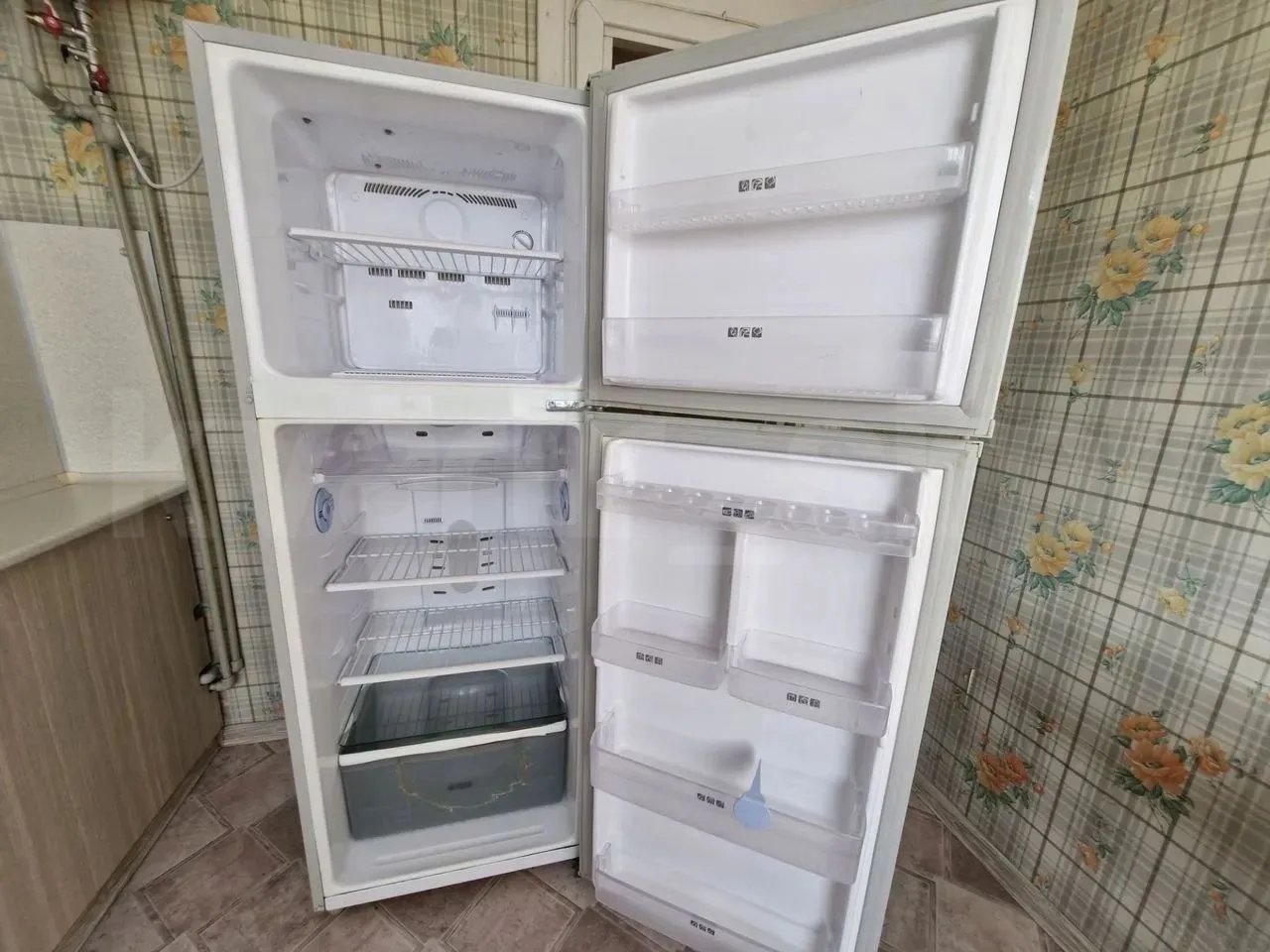 2 комнатная квартира улица Залесская. Район 7 городской больницы. Есть стиральная машин...