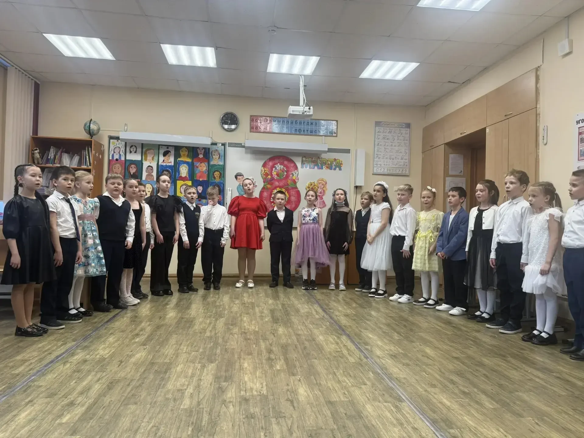 🌸 Весна, любовь и нежность: праздник во 2 «Г» классе! 🌸    19 марта ученики 2 «Г» класса устроили на