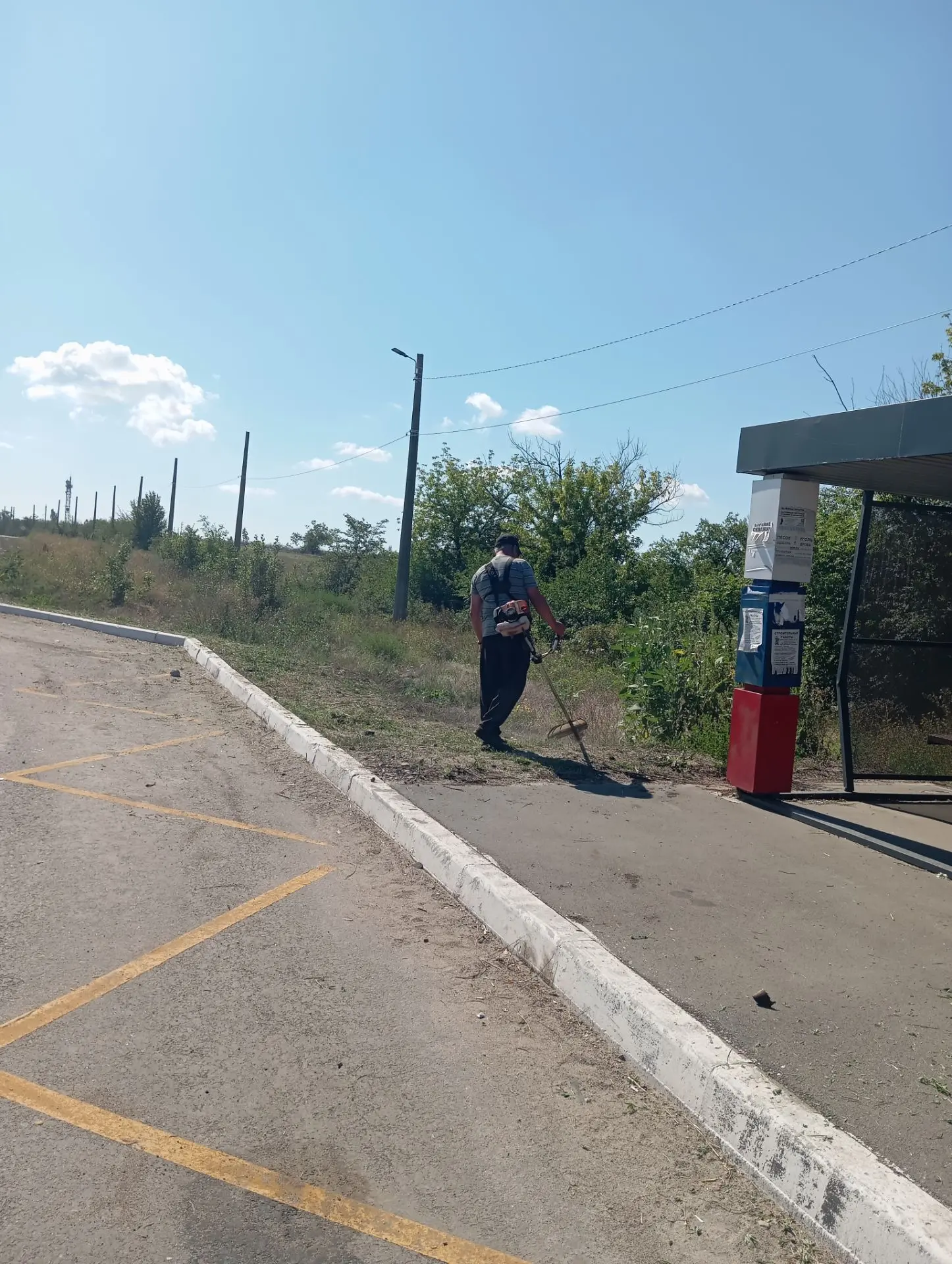 Приступили к покосу газонов по ул.Ульяновская