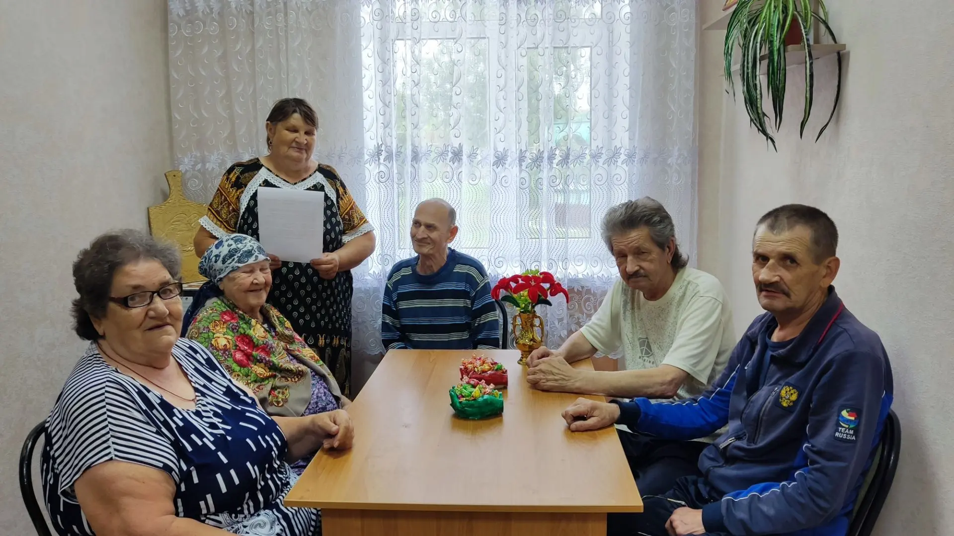 🍬17 июня специалист по социальной работе провела познавательную беседу с получателями ...