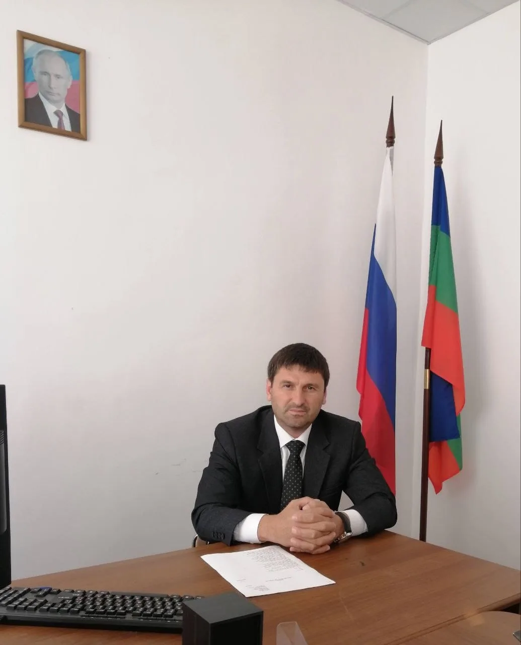 Сегодня свой день рождения отмечает глава администрации Эркен-Юртского сельского поселе...