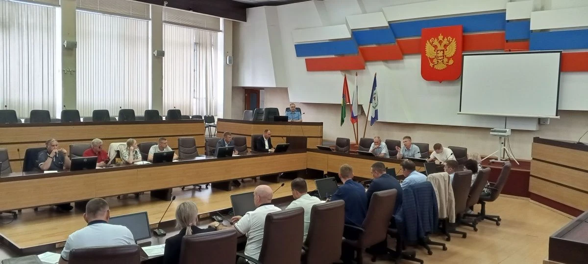 Братск готовится к зиме

Заместитель мэра по городскому хозяйству и строительству Роман Мельников пр