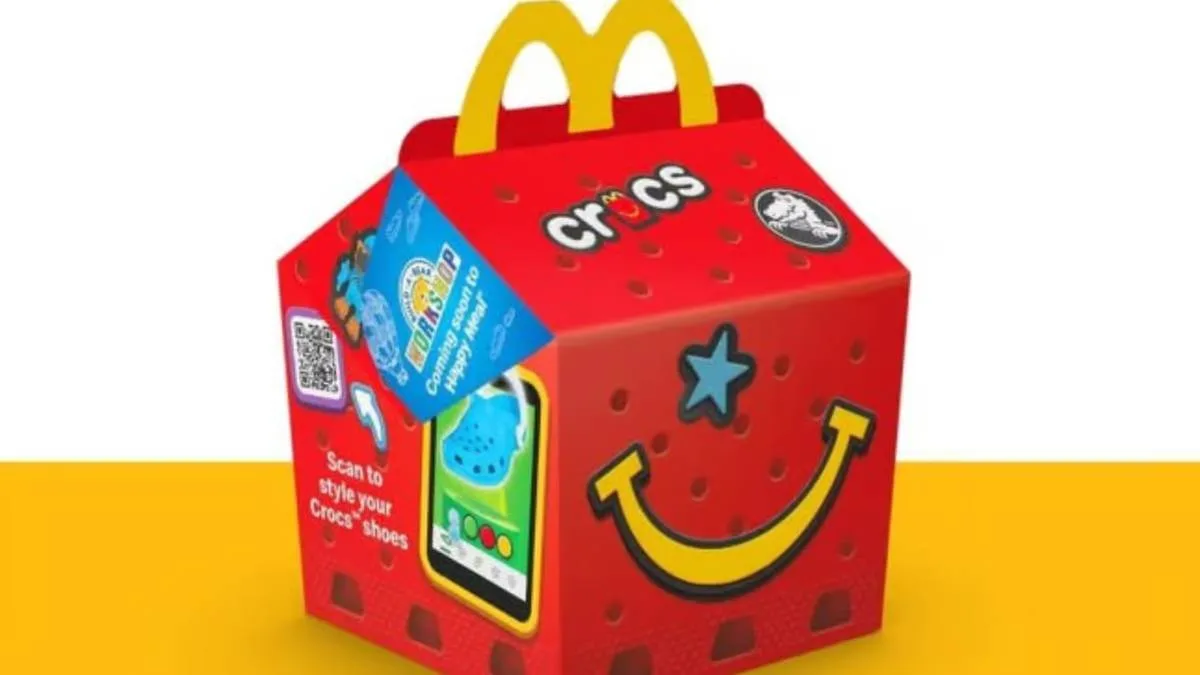 💚 Английский McDonald’s запустил Happy Meal  с МИНИ-КРОКСАМИ — каждый лежит в крошечно...