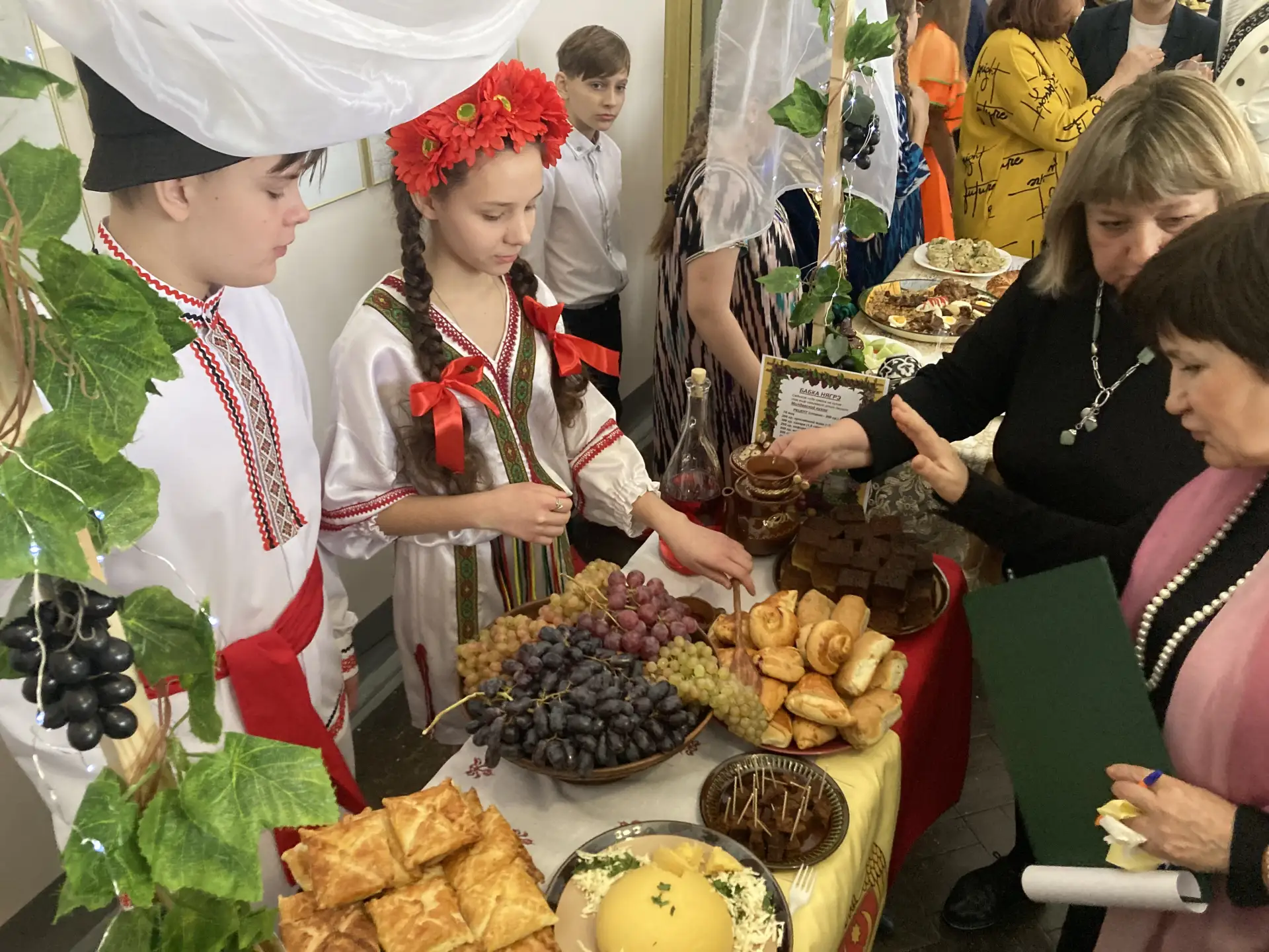 Помоги сделать фестиваль крутым! 💥  Привет, 7–11-классники!  Вы знаете, что в нашей гимназия есть тр