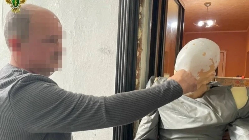 👊 Ворвались в квартиру, угрожали расправой и требовали миллион: двоих жителей Охи осуд...