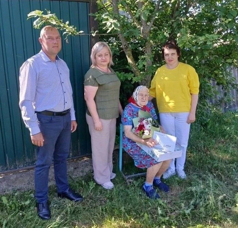🎉 Сегодня свой день рождения отмечает Коломыцева Анна Александровна из села Солдатское!

Анна Алекс