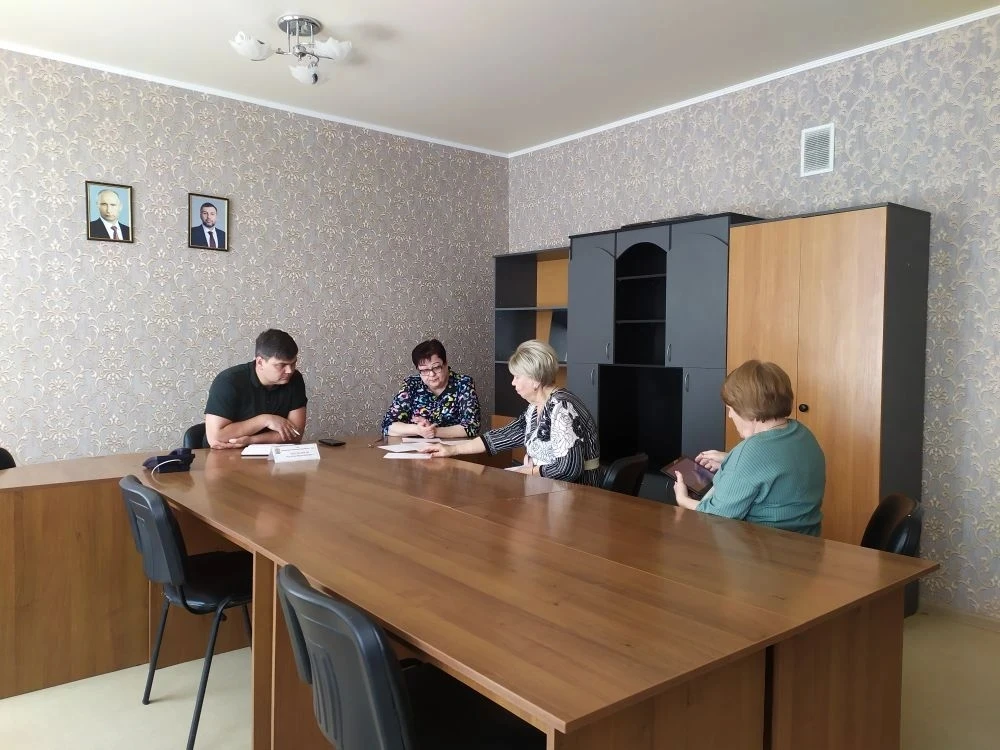 15 июня 2026 года, провел прием населения по личным вопросам.

В ходе обращений рассматривались вопр