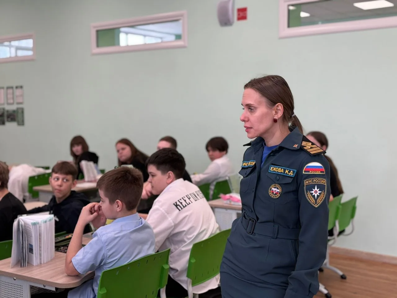 🛟Безопасность превыше всего!  Сегодня нашу школу посетила инспектор МЧС Ежова К. Д. Гостем мероприят