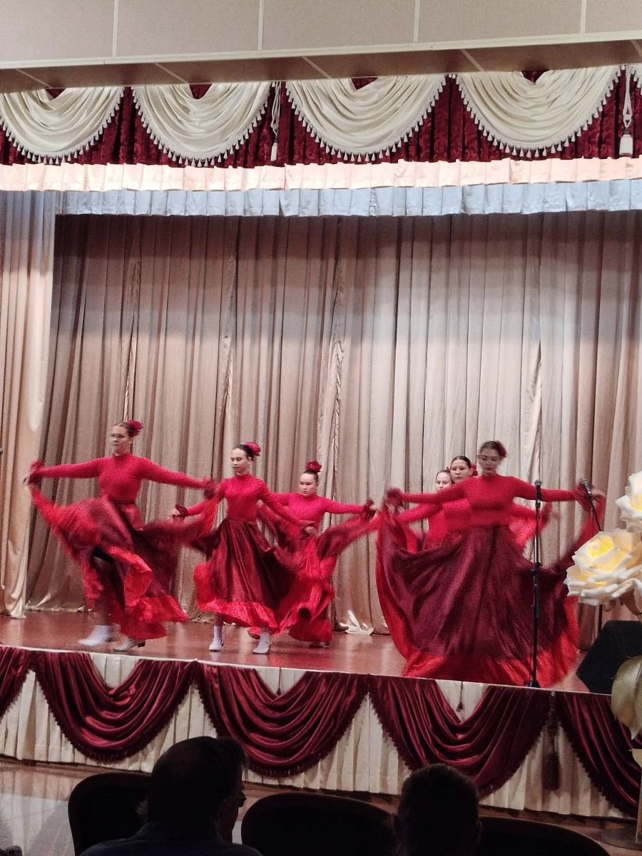 💃 АБАКАНСКИЕ АРТИСТЫ ПОЗДРАВИЛИ ВЕТЕРАНОВ С «ДНЁМ МУДРОГО ЧЕЛОВЕКА»