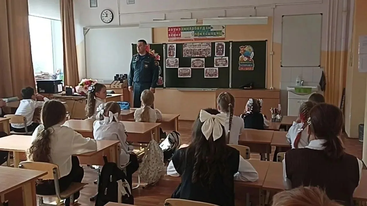 Сегодня, 1 сентября, в нашей школе День знаний начался не только с праздничной линейки,...