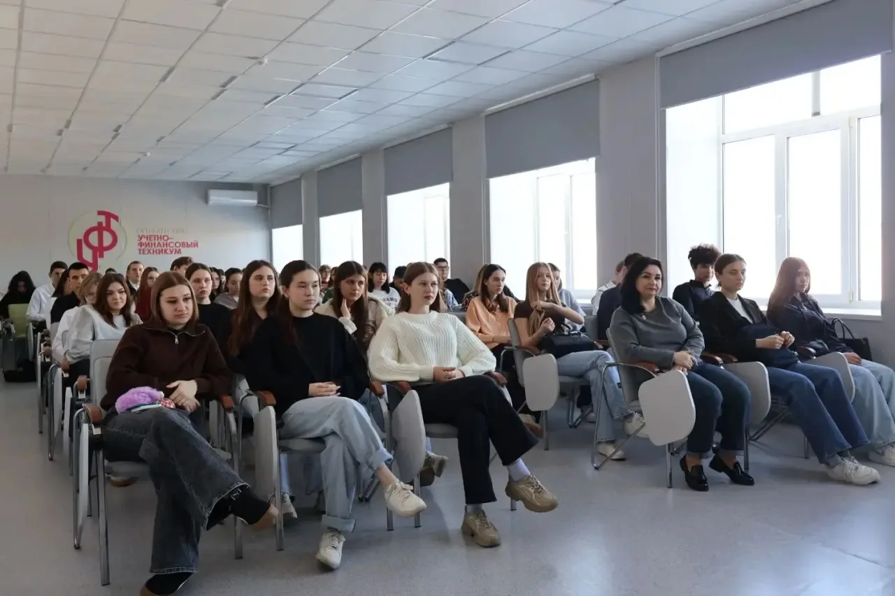 Урок мужества🎖️  Сегодня в ОУФТ прошел урок мужества. Гостями стали директор учебно-методического це