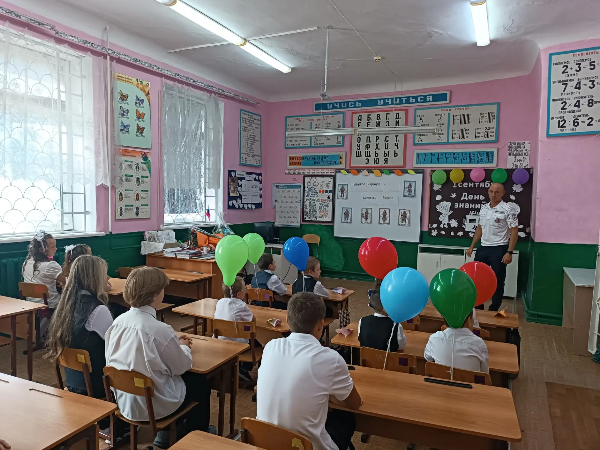 📌 К нам в гости приходил инспектор ДПС Отделения Госавтоинспекции Сергей Анатольевич!