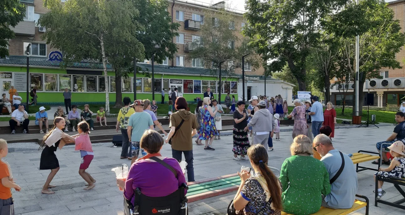 💥Сегодня в 18:00 летние танцевальные вечера в Артёме состоятся👏👏👏 не смотря на хмурую дождливую 