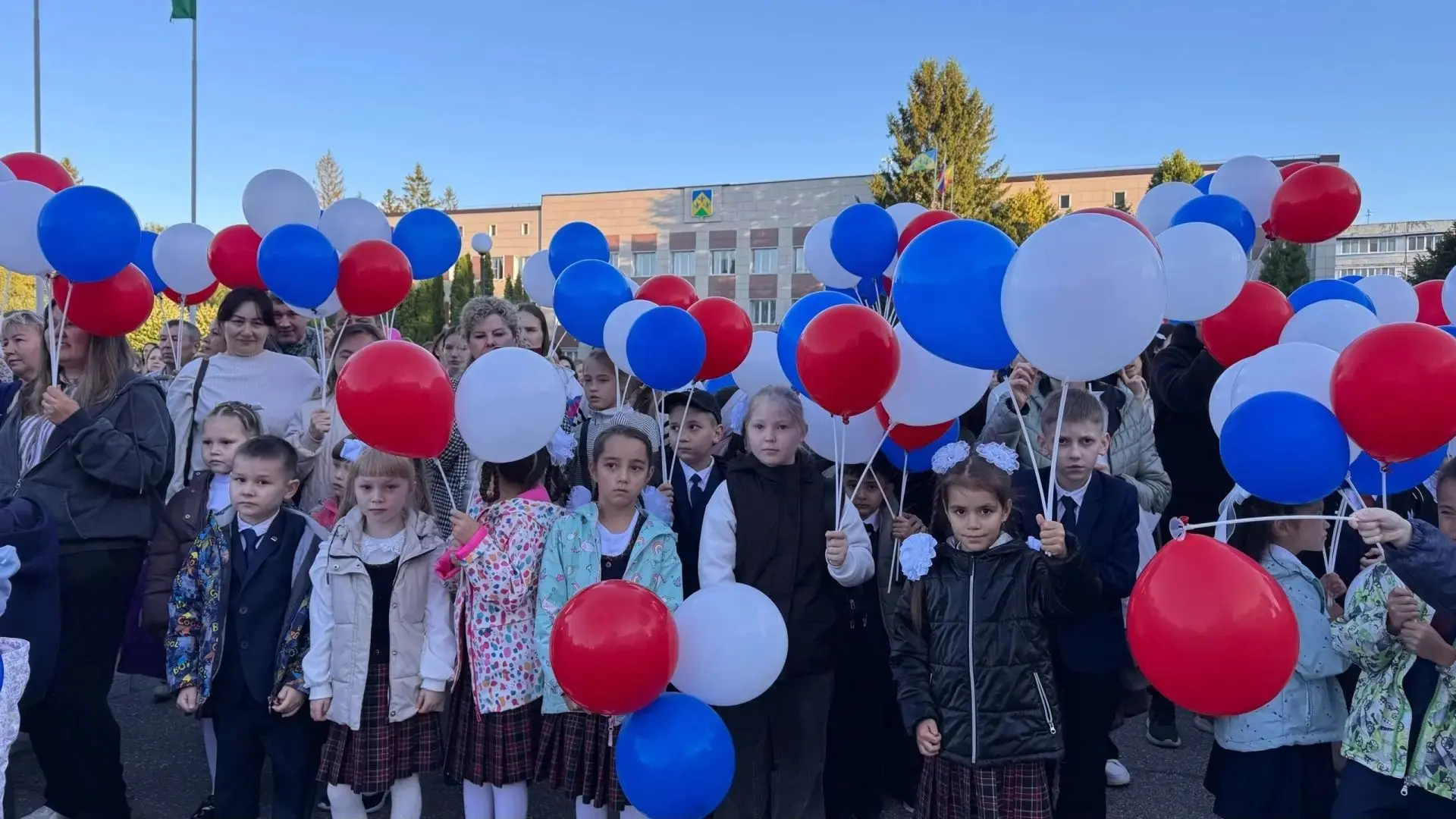 🎈 ДЕНЬ ГОРОДА: ПАРАД ПЕРВОКЛАССНИКОВ