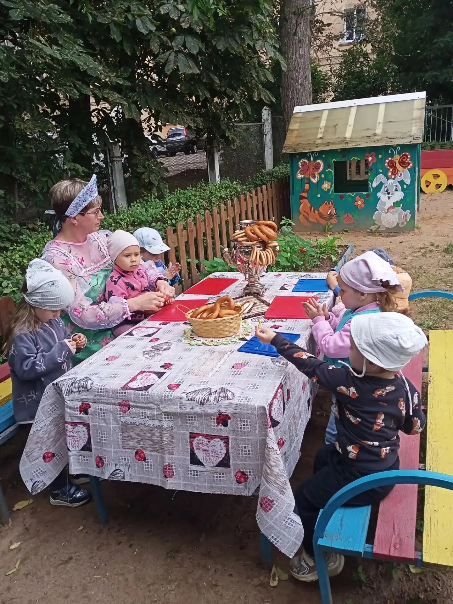 День самовара в младшей группе прошёл очень душевно! Воспитатель в русском народном сар...