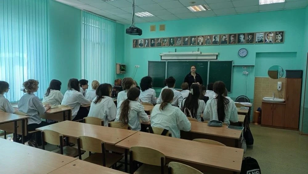 🌟 Тренинг "ЗОЖ с позиции эмоционального интеллекта" в лицее! Вчера в нашем лицее прошел тренинг для 