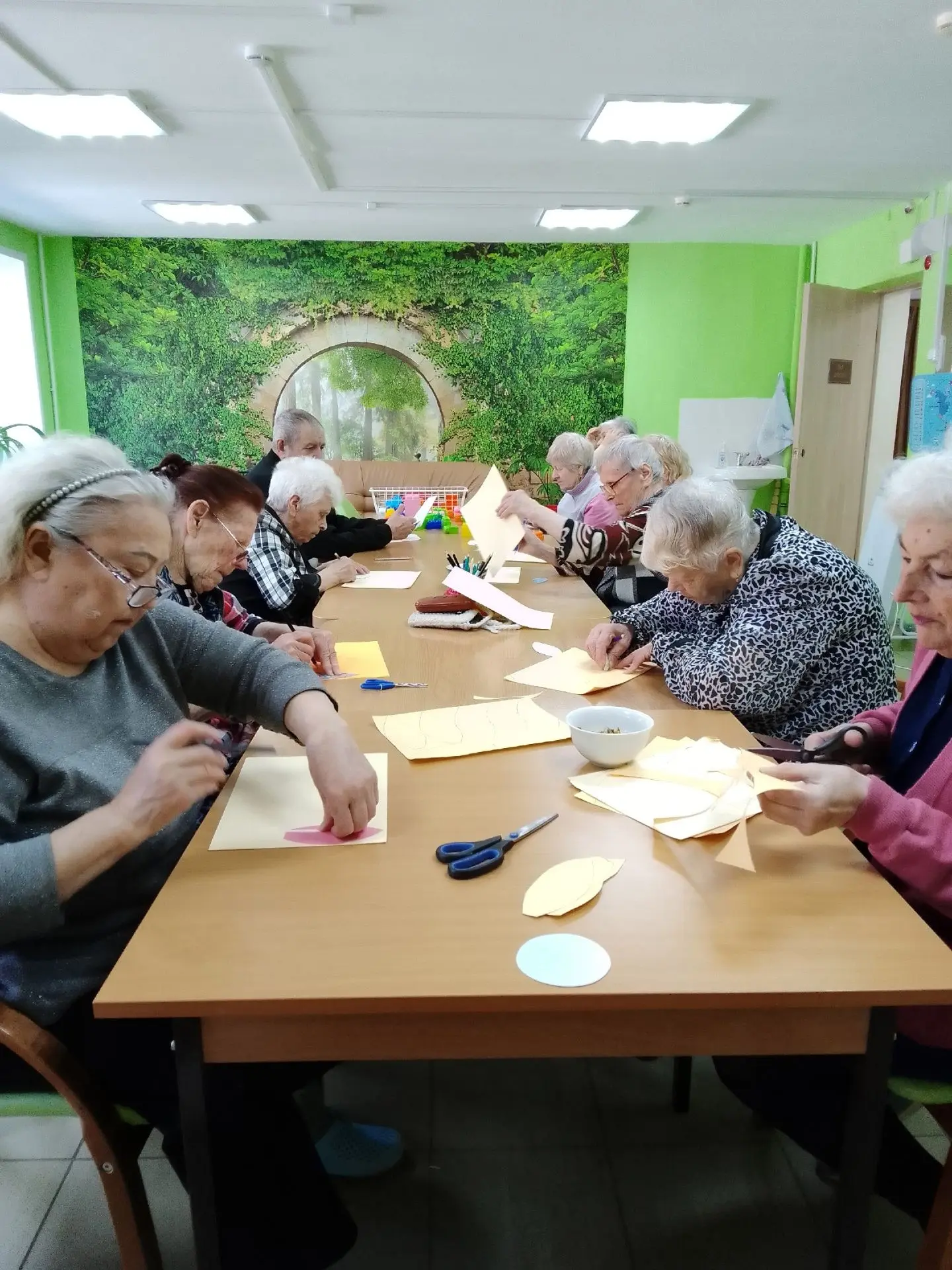 Новости Дневного центра. Наша новая работа - фотозона "Подсолнухи".
