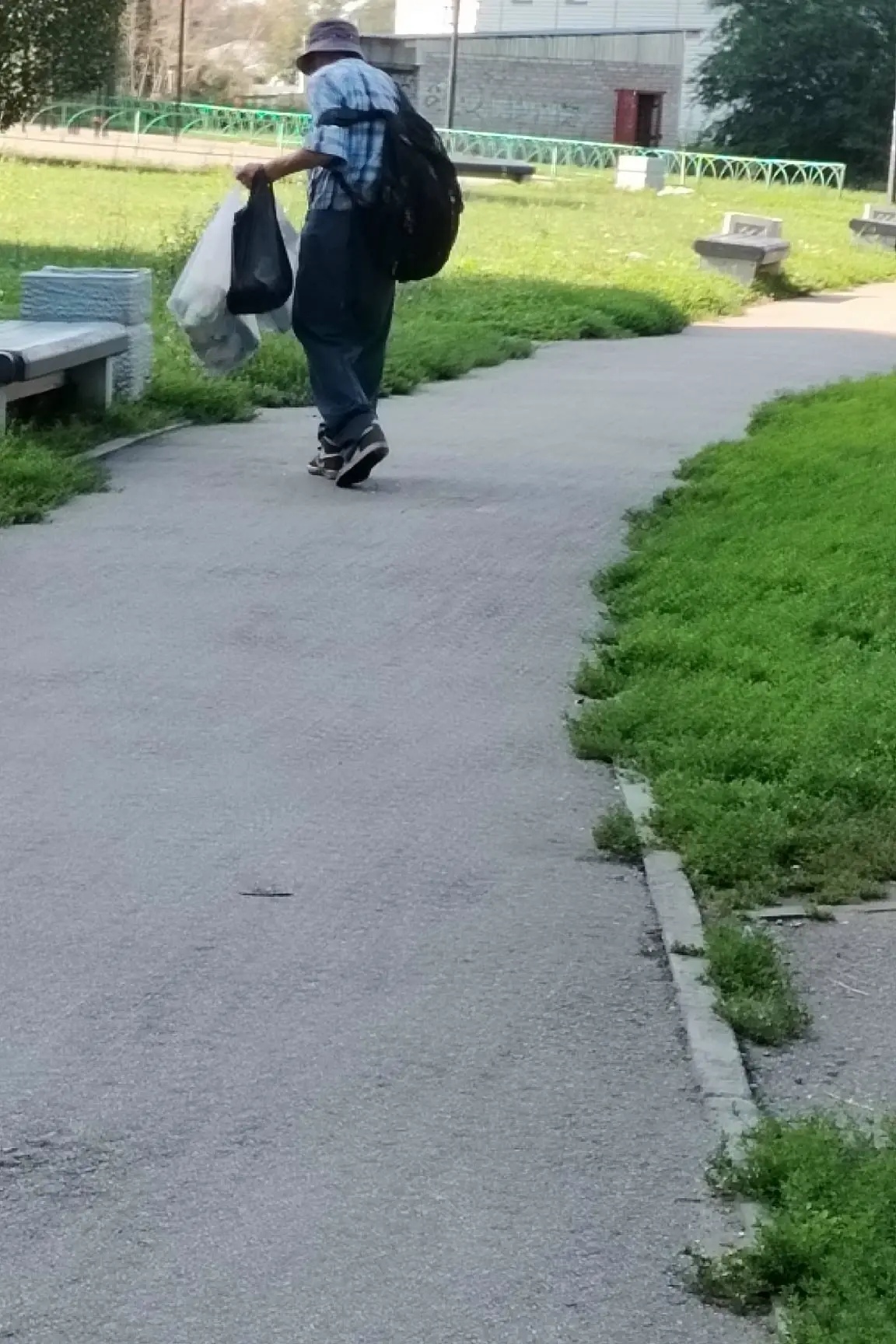 остановите этого деда