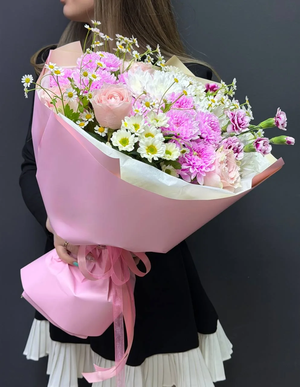 Интересный букет с крашеными хризантемами 🌸💐