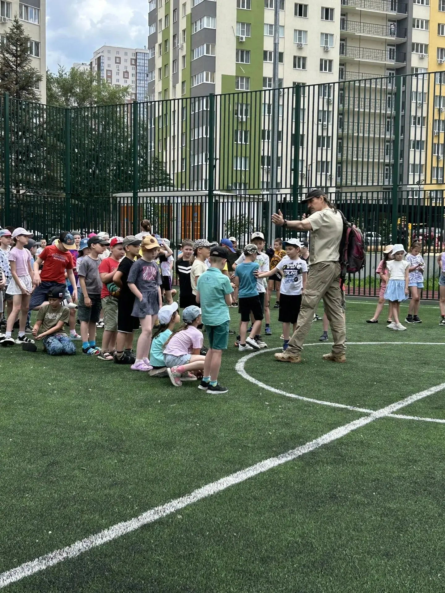 День 11: Спорт и безопасность: два важных направления в жизни нашего лагеря
Вчера мы решили совмести