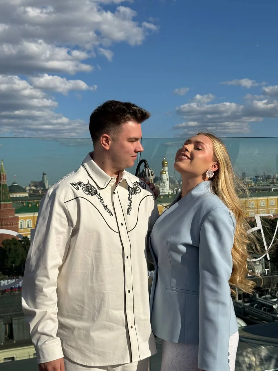 Сегодня встретимся с вами в Питере🤍 на  VK FEST 

🌸📸Приходите к нам на Автограф сессию в зоне ВК 