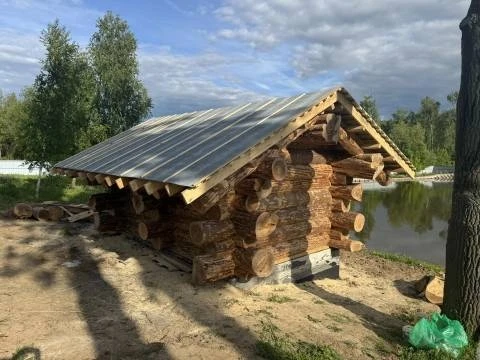 Очередные "живые" фото со стройки - завершили сборку "дикой" бани из бревна большого ди...