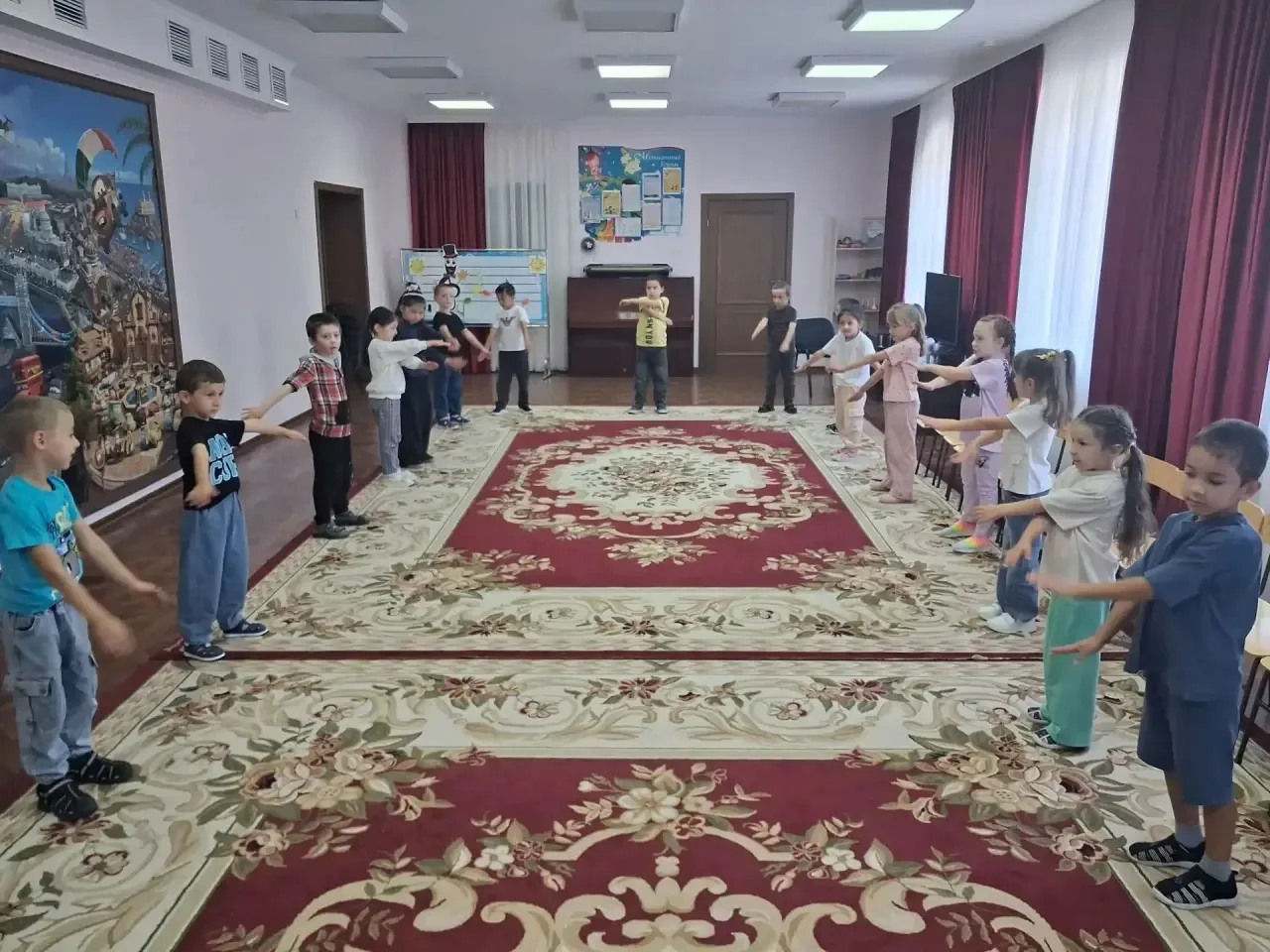 Утренняя  гимнастика в старшей группе " Волшебная радуга 🌈 "