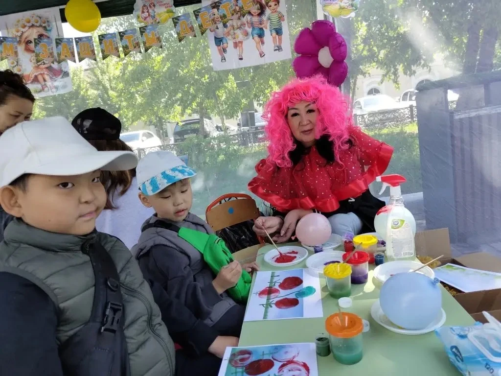 👫🥳1  июня коллектив детского сада 5 "Хрусталик"  принял участие в городском празднике...