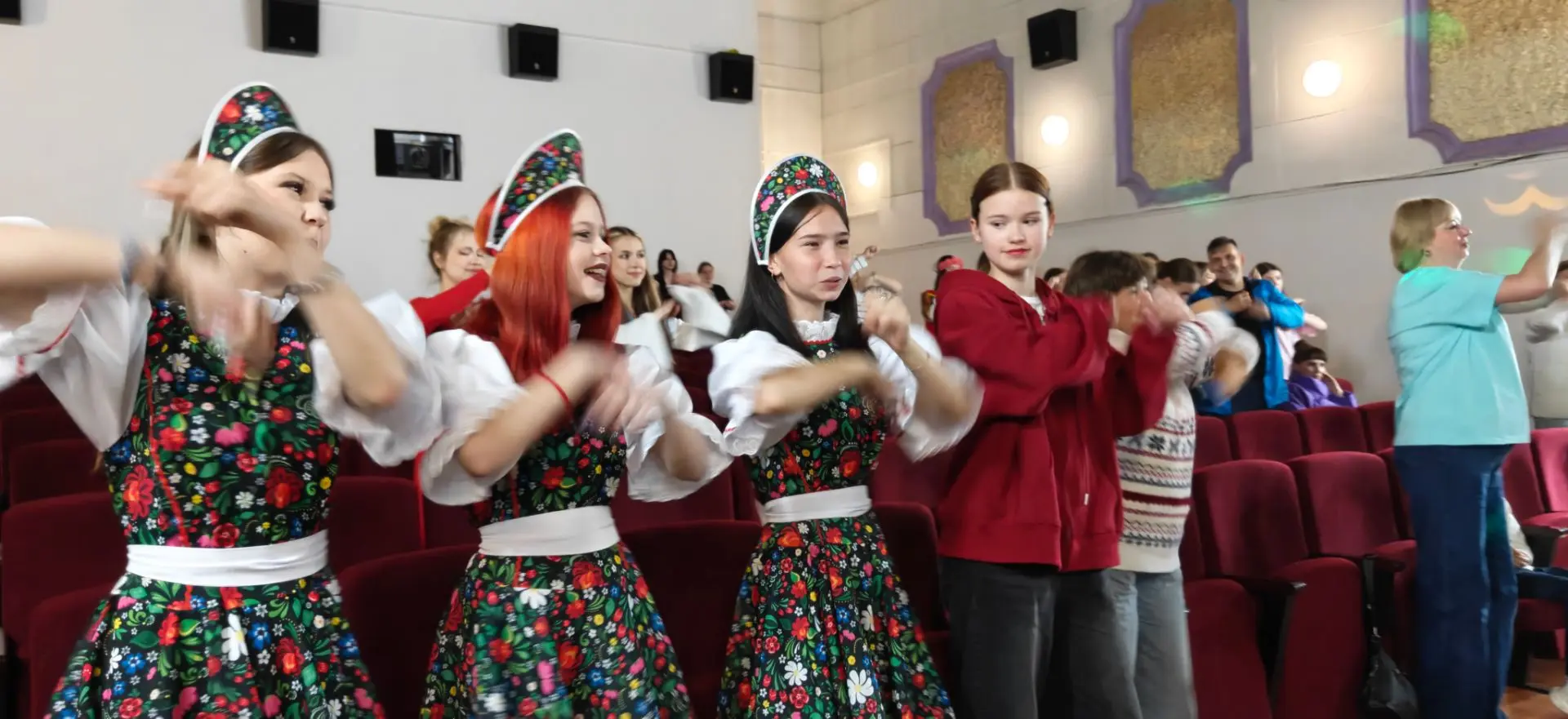 ДЕНЬ МОЛОДЁЖИ: ГРОМКО, МОДНО И ДУШЕВНО 🎉🍰