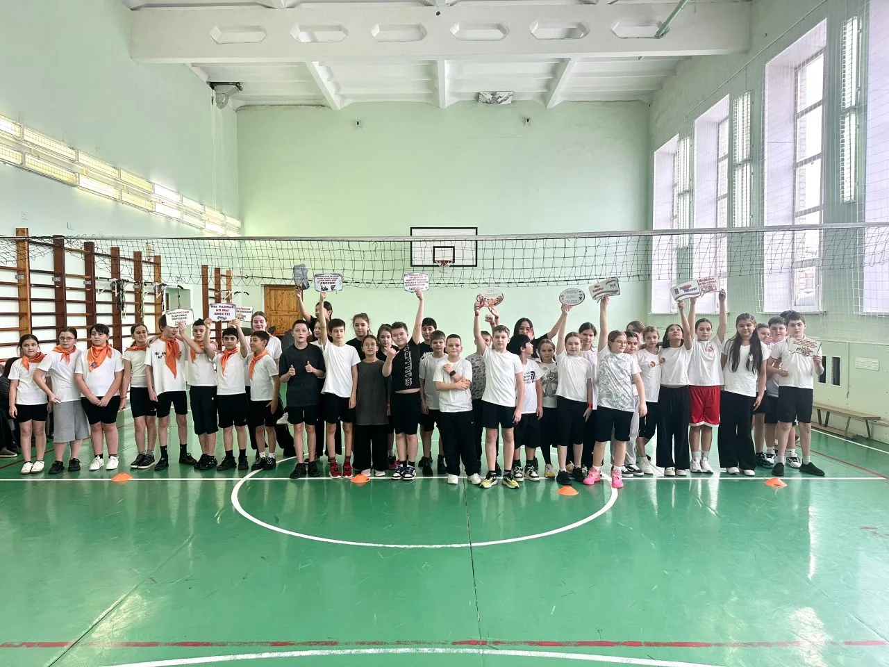 💪🇷🇺Вчера в нашей школе прошла спортивная эстафета  «Этнические игры» среди учащихся 5-х классов в ра