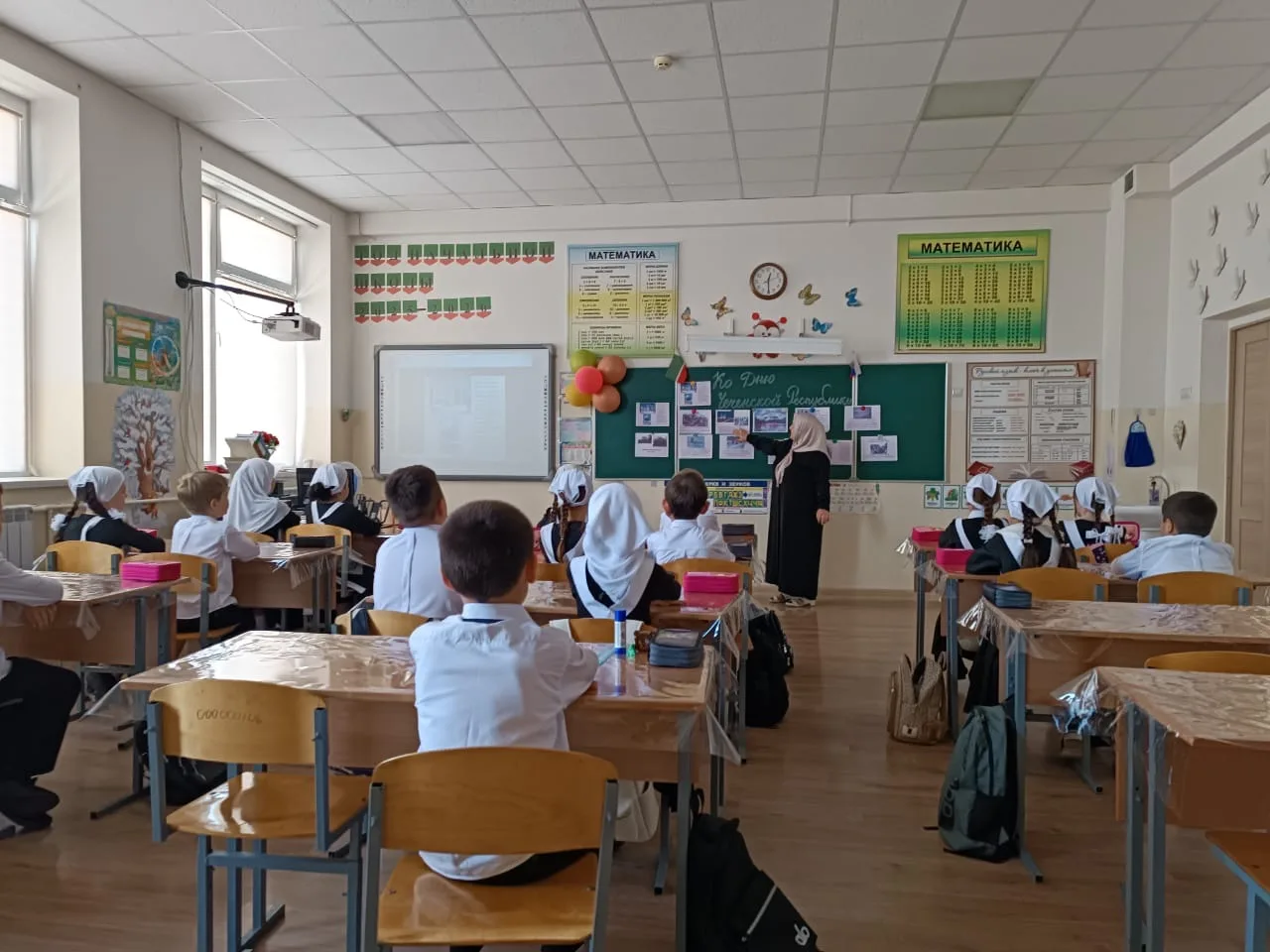 Тематический классный час, посвящённый Дню Чеченской Республики, в 3 «А» классе.