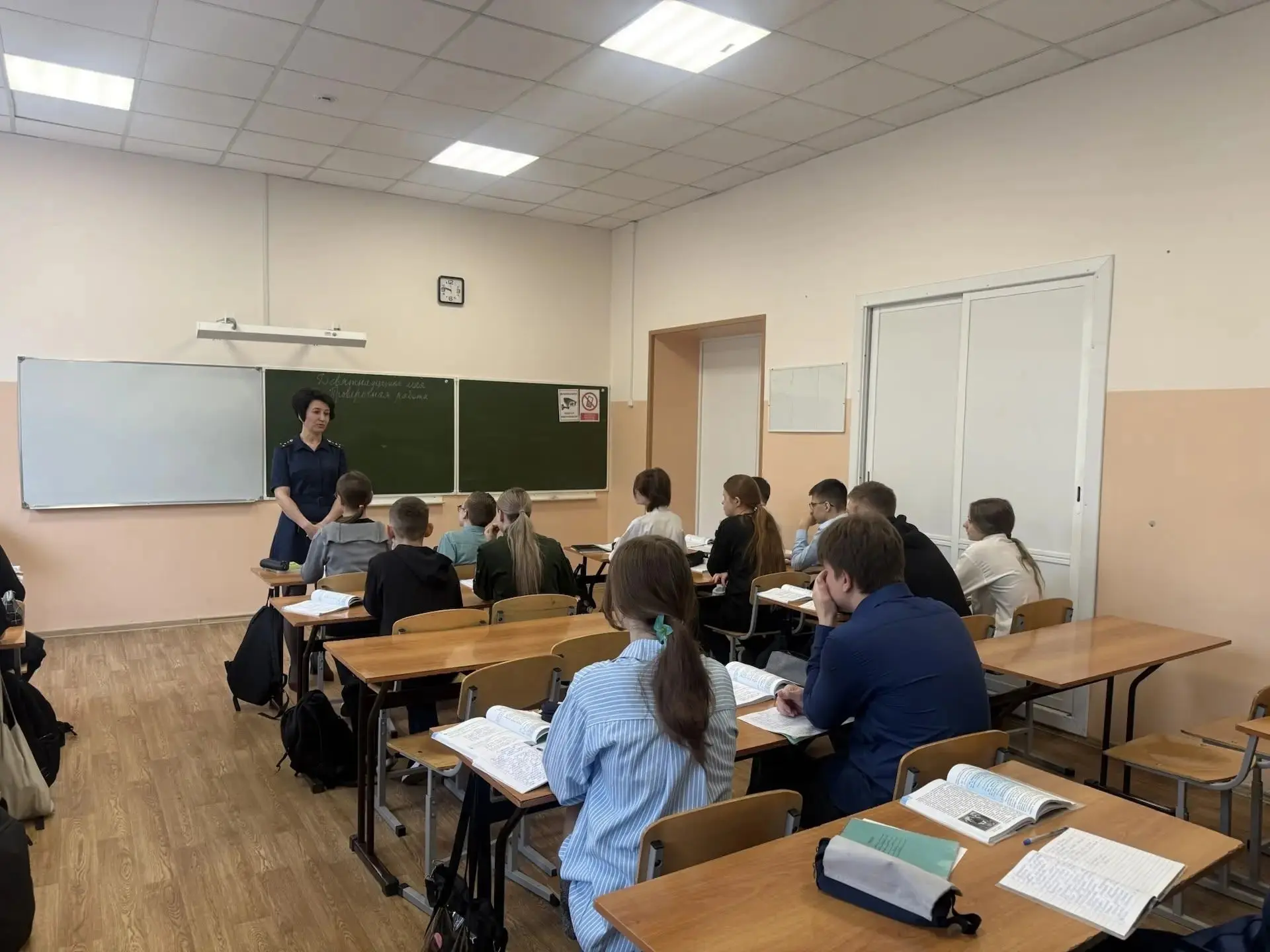 В преддверии летних каникул для профилактики правонарушений и обеспечения безопасности подрастающего