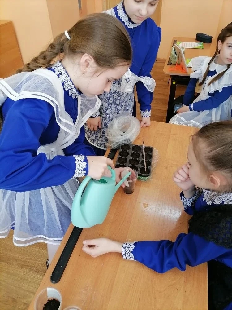 Экологи 4А в деле!   ✅Какой же сегодня был замечательный день в 4А классе!     👫Ребята провели невер