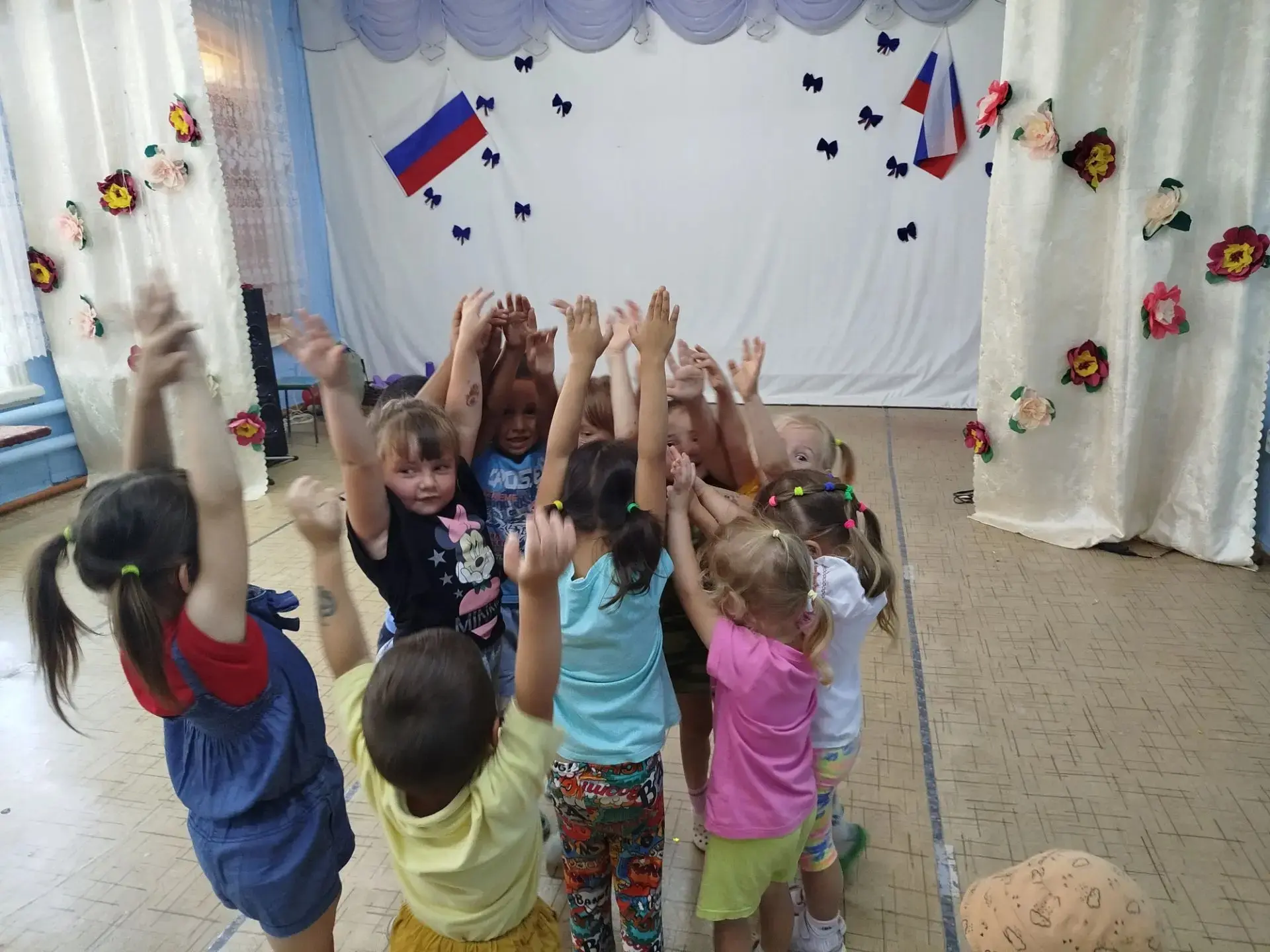 в Доме культуры  села Пришиб состоялась игровая программа "Мы сильные ,ловкие ,умелые ,...