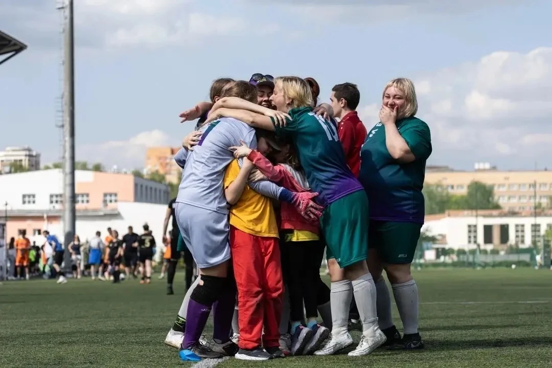 ⚽ Победа на футбольном поле: воспитатель Корпуса 4 берёт «Кубок Галактики»!  Профессия воспитателя —