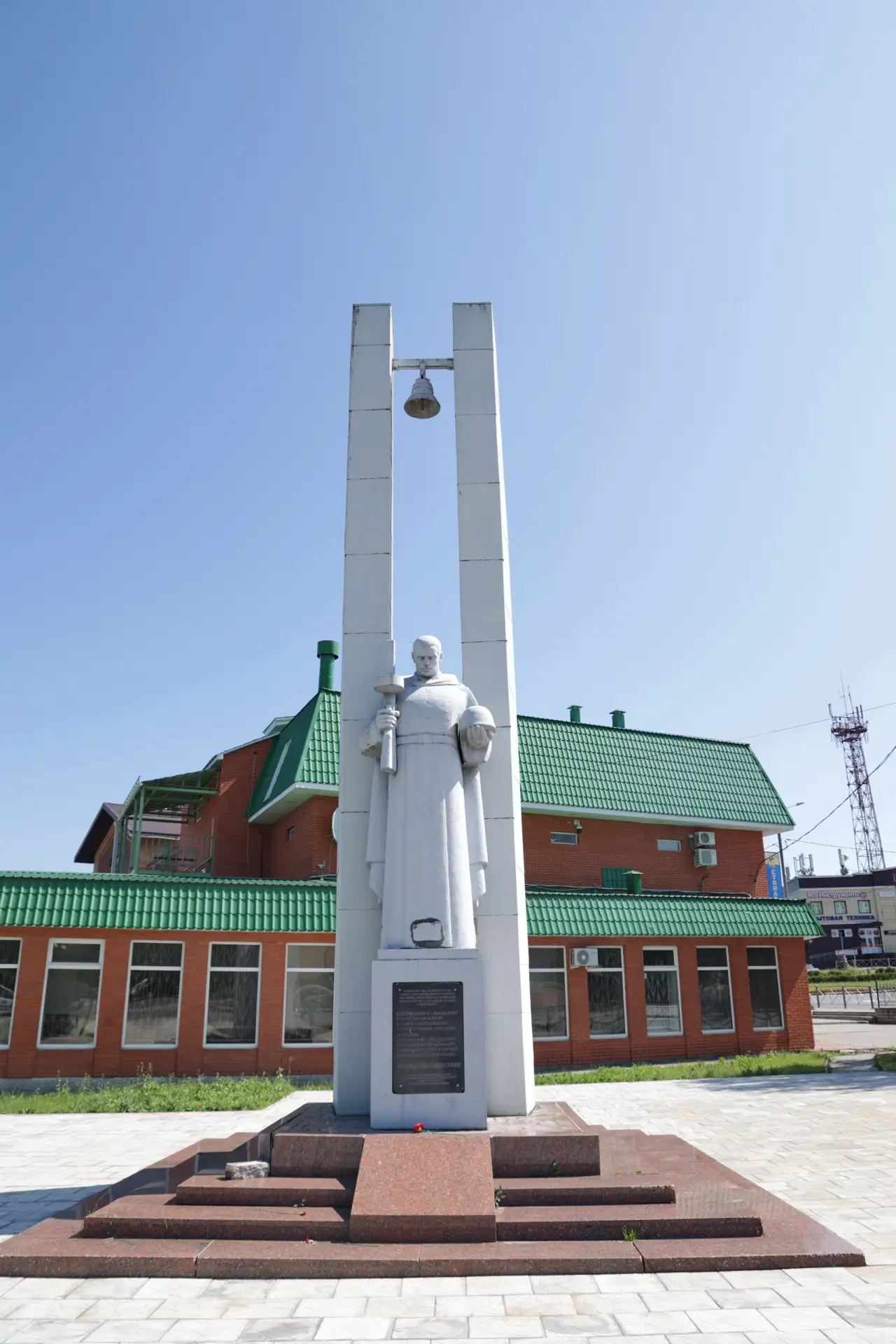 Памятнику восьми казнённым комсомольцам в Волоколамске исполнилось 25 лет

На улице Ново-Солдатской 