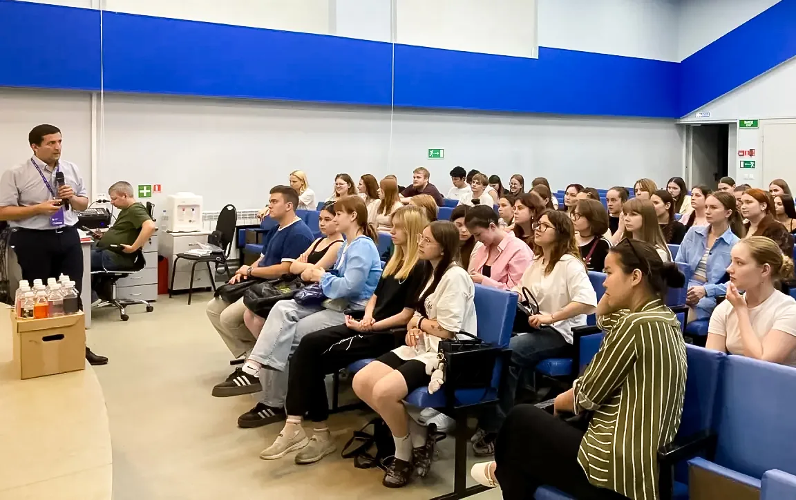 ⚡ Лекция о реальной науке и возможностях для молодёжи прошла в Кузбасском педагогическом колледже в 