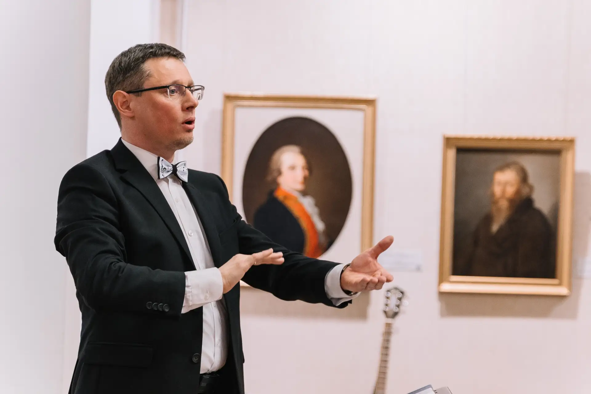 🖼 Любительский хор Мурманской филармонии выступил на площадке Областного художественного музея в ра