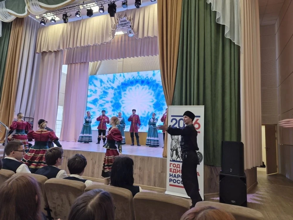 13 мая учащиеся 8-9 классов, в рамках программы "Пушкинская карта", посетили музыкально-тематическую