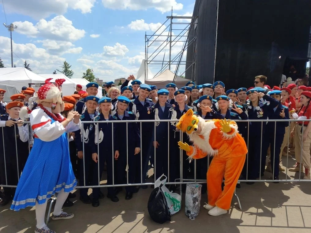 Гордость нашего лицея! 🇷🇺

Сегодня, в особенный день, когда вся страна отмечает День России, а люб