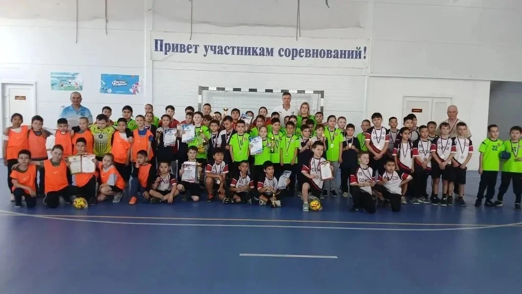 🤾В селе Старокучергановка прошёл районный турнир по гандболу, приуроченный к Году народного единств