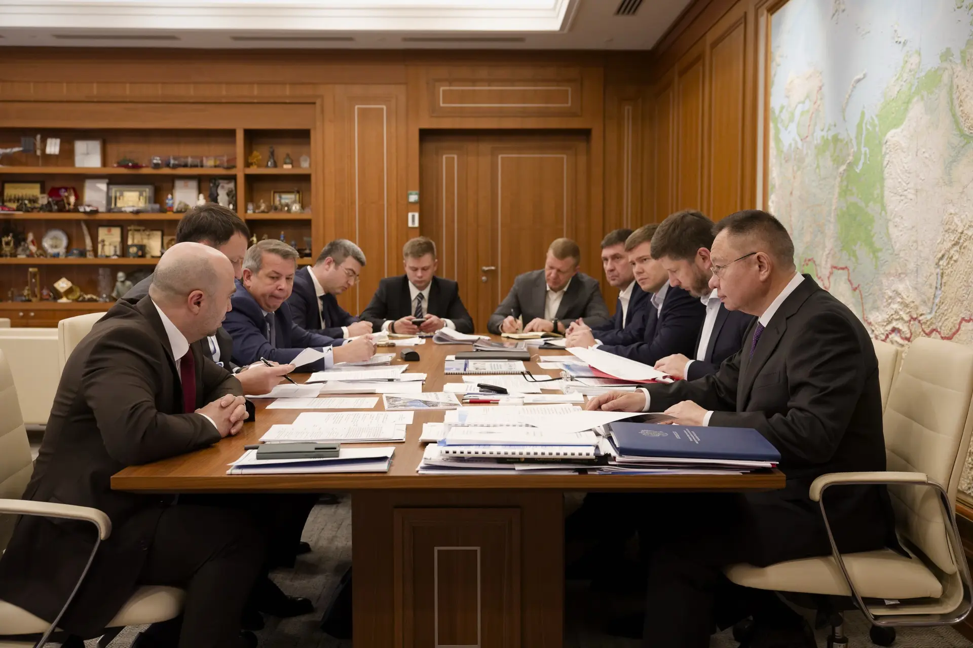 Развитие социальной инфраструктуры: в Минстрое России обсудили строительство и восстано...