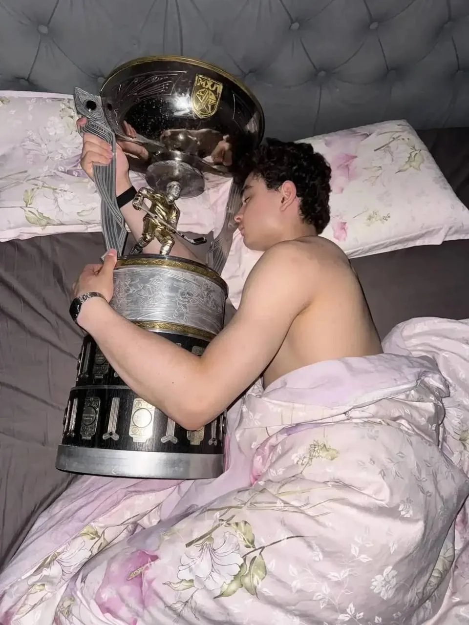 Матвей Котков из «Локо» делится  рецептом качественного сна 😴