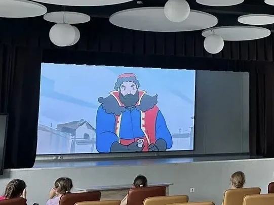 🎬 Путешествие по Белогорью началось с мультфильма!

🏡 Воспитанники лагеря «Мирный» посмотрели сери