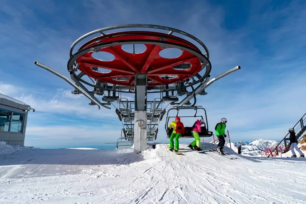 🏔️ «Роза Хутор» планирует увеличить горнолыжный сезон до 150 дней.