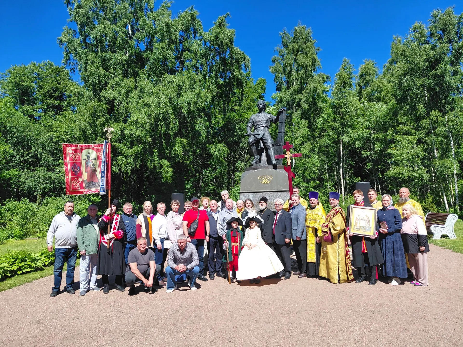 🕯 В Сестрорецке прошёл водный крестный ход, посвящённый 171-й годовщине избавления города от разруш