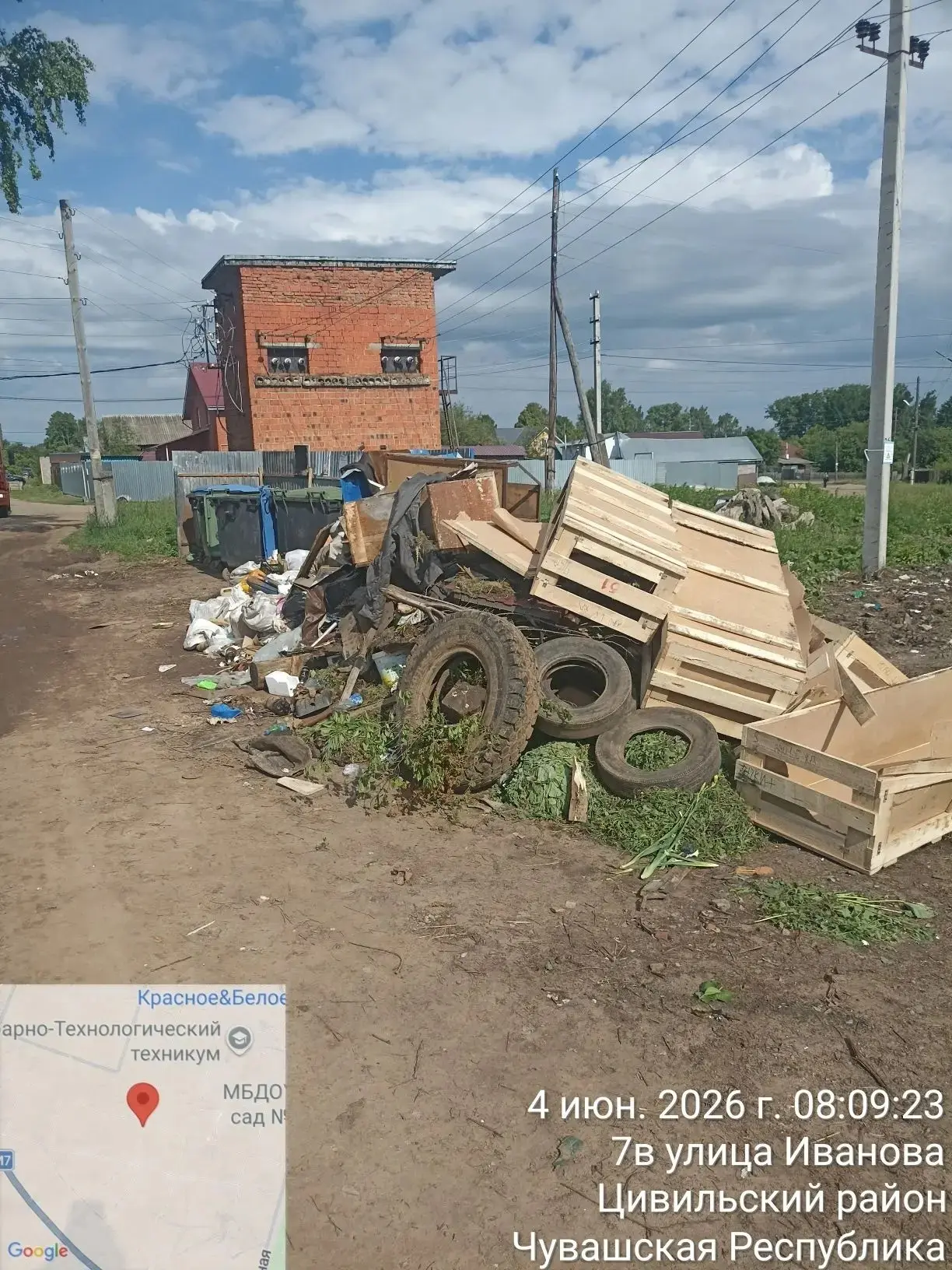 В Цивильске продолжается плановый вывоз крупногабаритного мусора бригадами МУП ЖКУ. Уборка проводитс